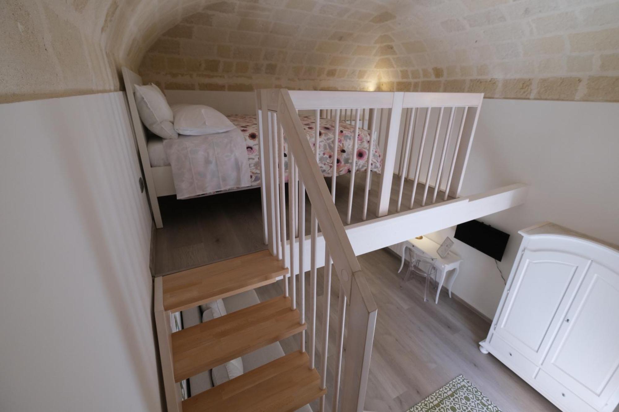 Il Poggiolo Fiorito Hotel Taranto Eksteriør billede