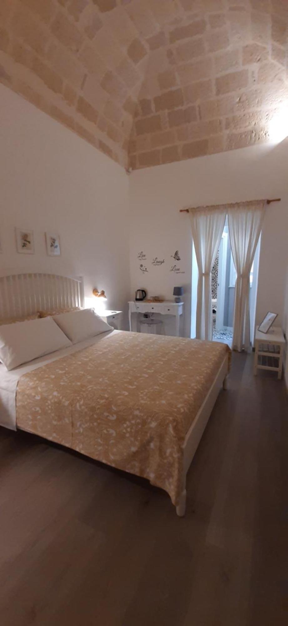 Il Poggiolo Fiorito Hotel Taranto Eksteriør billede